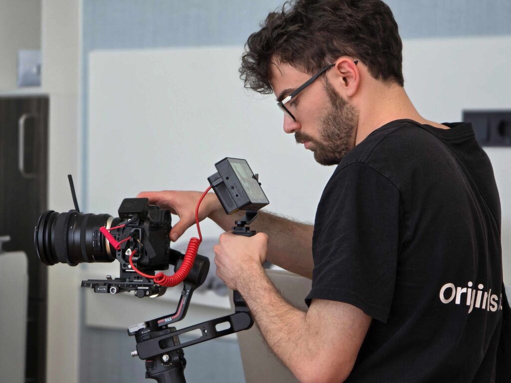 Videoproduktion Frankfurt Tim am Filmen im im St. Josefs Hospital in Wiesbaden